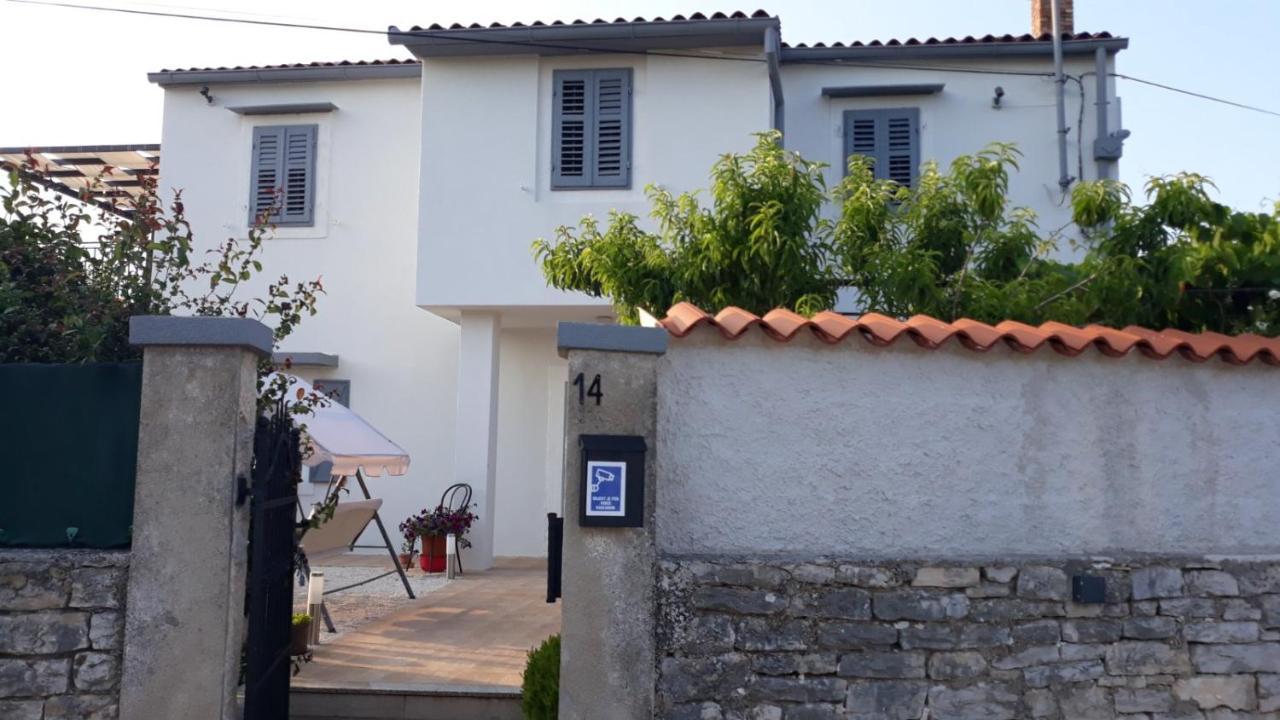 Holiday Home Dioniza Воднян Екстер'єр фото
