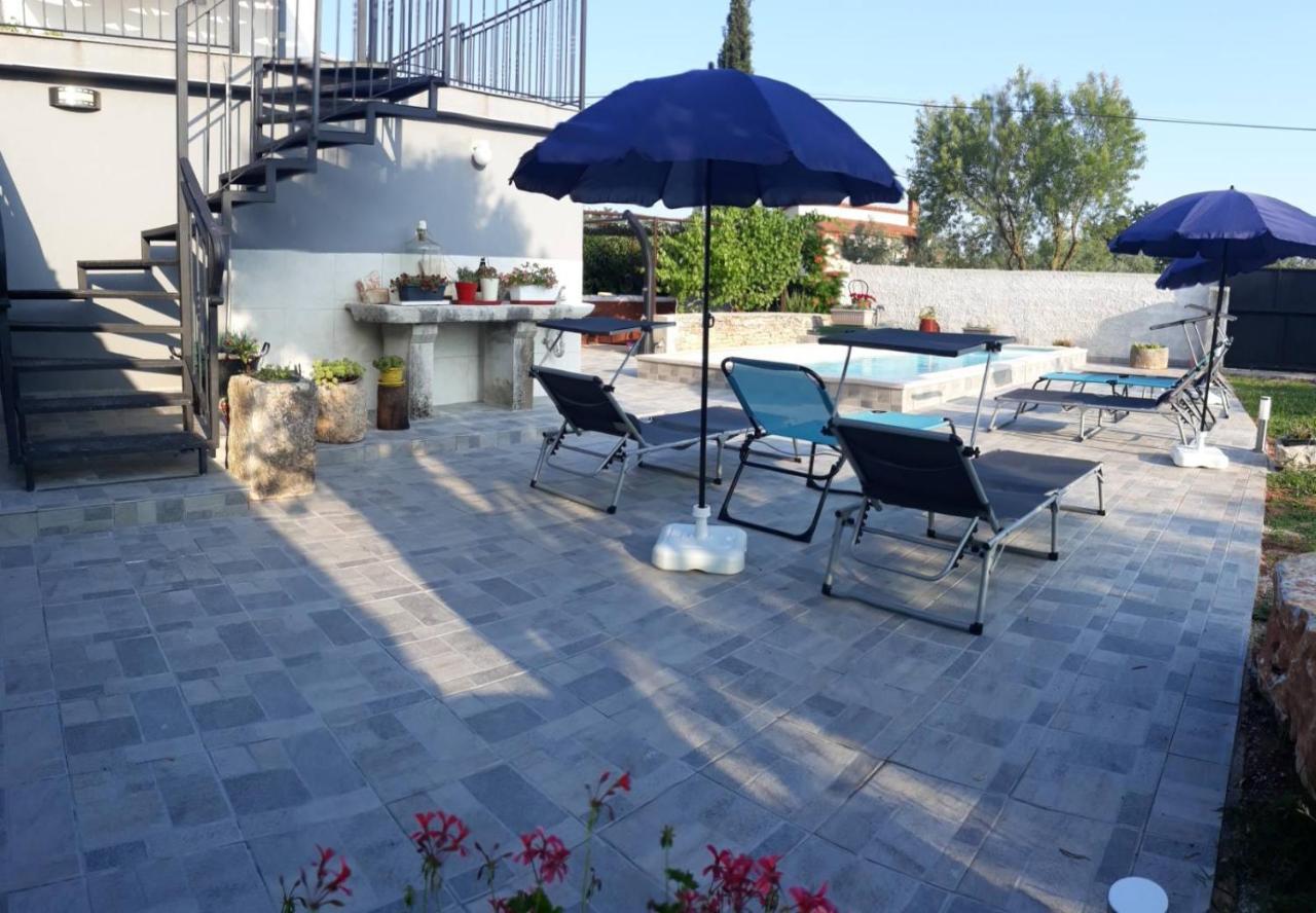 Holiday Home Dioniza Воднян Екстер'єр фото