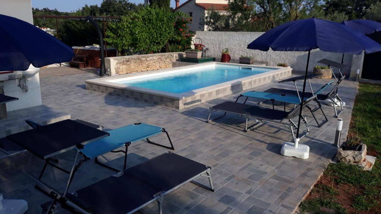 Holiday Home Dioniza Воднян Екстер'єр фото