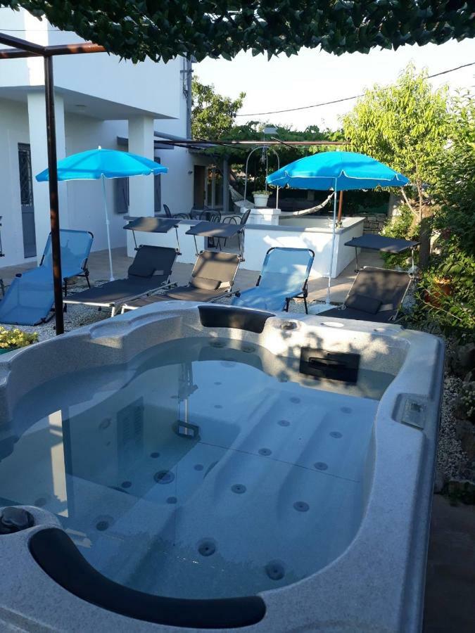 Holiday Home Dioniza Воднян Екстер'єр фото