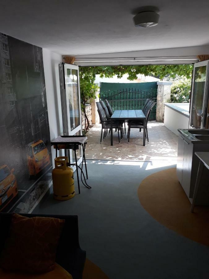 Holiday Home Dioniza Воднян Екстер'єр фото