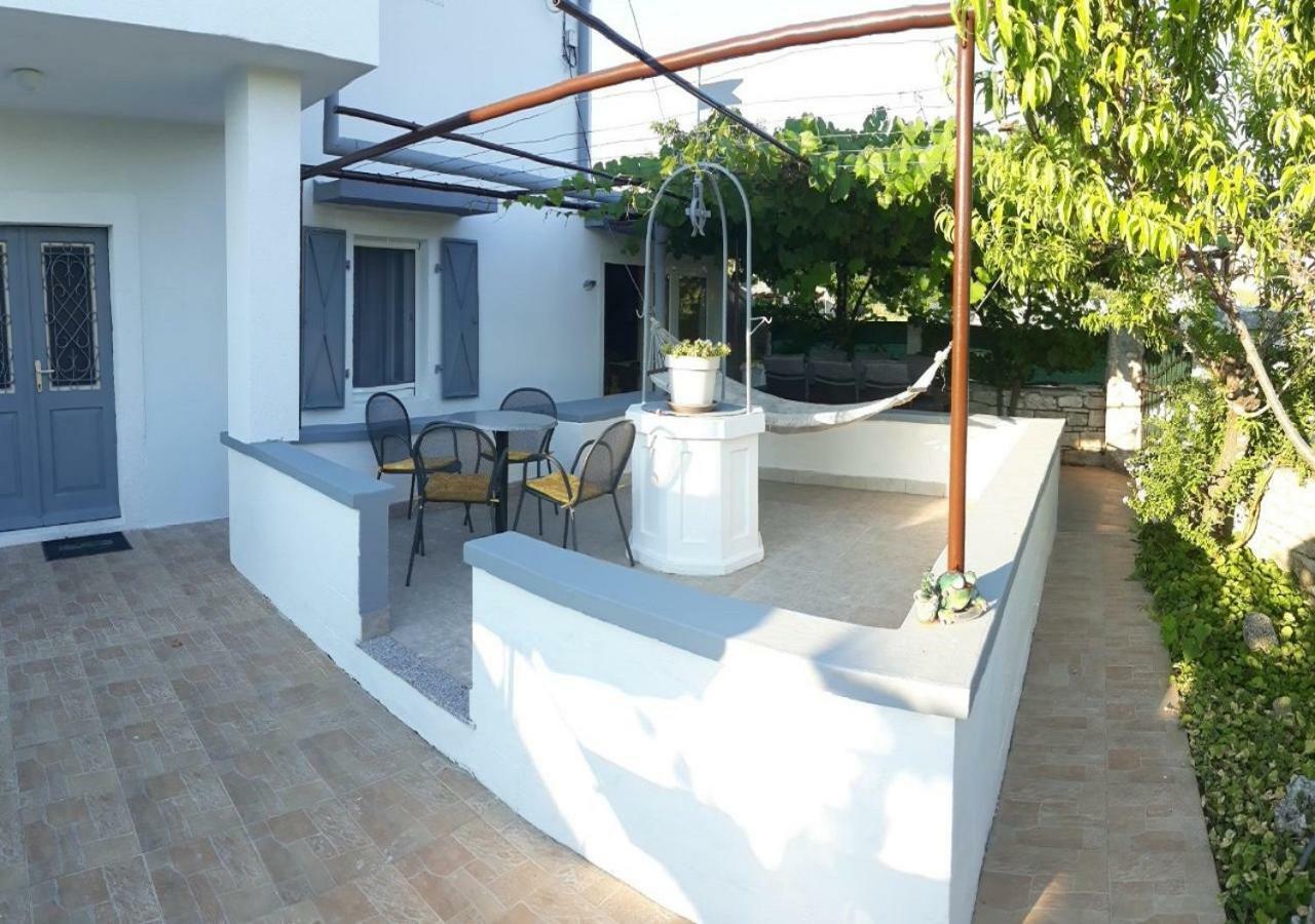 Holiday Home Dioniza Воднян Екстер'єр фото