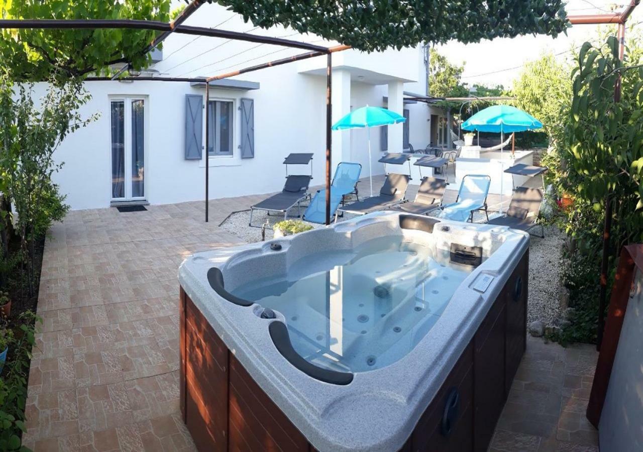 Holiday Home Dioniza Воднян Екстер'єр фото