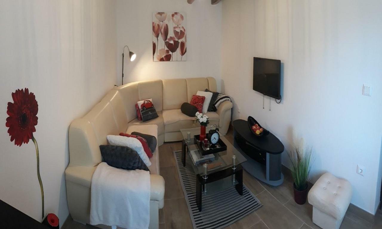 Holiday Home Dioniza Воднян Екстер'єр фото